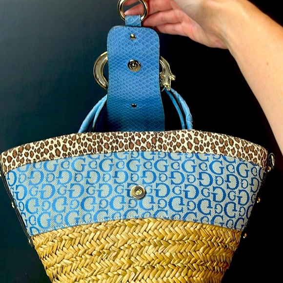 Y2K Guess Tote in Straw & Blue - Picture 4 of 7